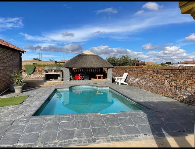 BUSINESS FOR SALE IN MANKWENG